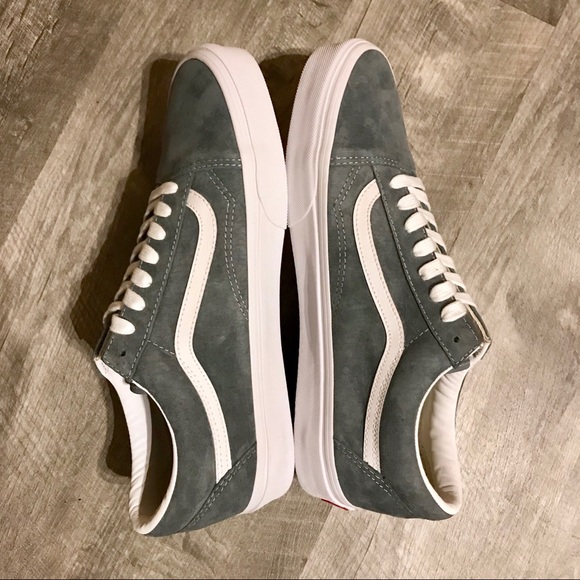 New Vans Old Skool Stormy Grey & White Pig Suede New Vans Old Skool Stormy Grey & White Pig Suede